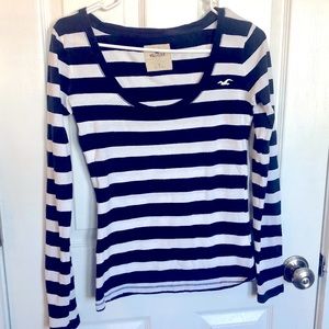 Hollister long sleeved fitted top